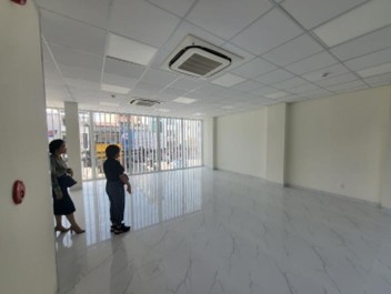 Cần cho thuê văn phòng mới mặt tiền đường lớn