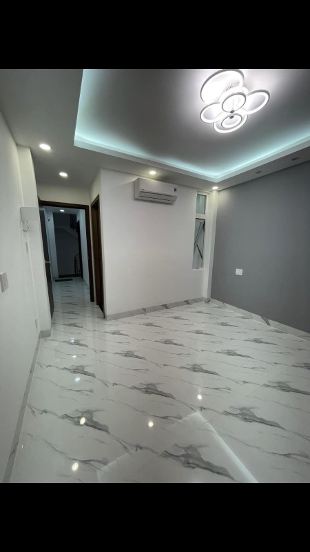 Bán “Nhà Mới” Lê Văn Sỹ Hẽm 3gác thông 47m2 5Tầng Chủ Ngộp Giảm 500tr