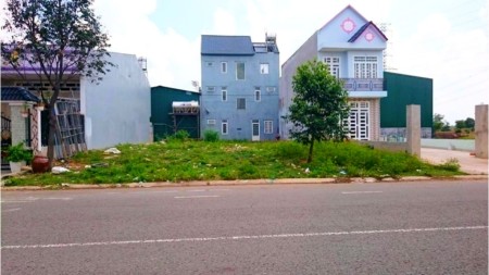 Về Bến Tre định cư sang gấp lô đất 450m2. Giá 1ty140tr. Ngay khu DTM Bình Dương.