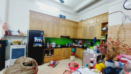 Gia đình cần bán nhà Hoàng Quốc Việt, Cầu Giấy, phân lô cao cấp, ô tô vào nhà. 100m2 giá nhỉnh 12 tỷ