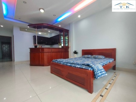 Cho thuê căn hộ dịch vụ Studio 1 phòng ngủ mặt tiền đường Đồng Văn Cống
