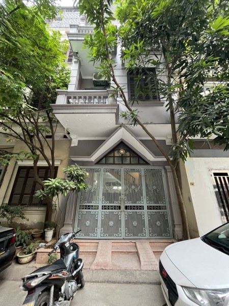 Bán nhà Đống Đa, phố Chùa Láng. Dt 52m, 4T, MT 4.6m, 16Tỷ.Ôtô tránh, KDoanh, Gần hồ ở sướng, An Sinh