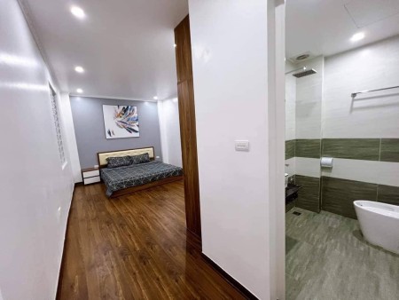 Bán Nhà Kim Mã , Nội thất cao cấp giá chào nhỉnh 7 tỷ .60m x 5 tầng .