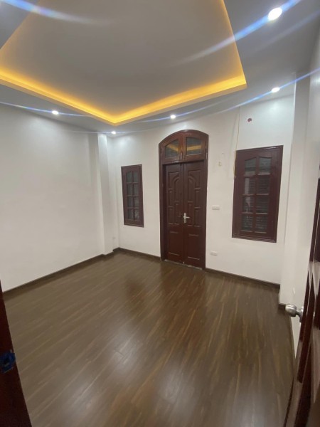 Bán nhà Hoàng Văn Thái, nhà rất đẹp, ngõ thẳng, DT 36m2 - 3.9 tỷ