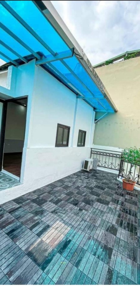 Bán nhà Ngọc Lâm, Long Biên. 42 m, 5 tầng, giá 3 tỷ 8