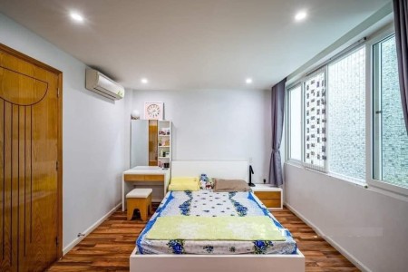 Bán nhà Hoàng Hoa Thám, 53m2, 1 xẹc sát ngay mặt tiền, hẻm xe hơi. Nhỉnh hơn 8 tỷ gần ngã tư