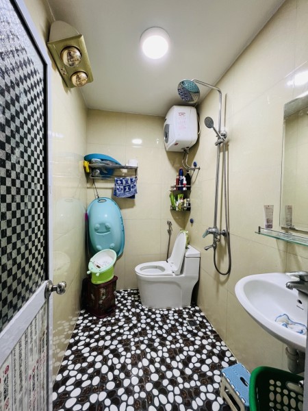 Bán nhà đẹp Vạn Phúc trung tâm quận Hà Đông, 6 tầng, nhỉnh 5 tỷ