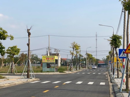 Chú tôi muốn bán lô đất ở Bình Dương với diện tích 300 mét vuông và giá 1 tỷ 380 triệu đồng