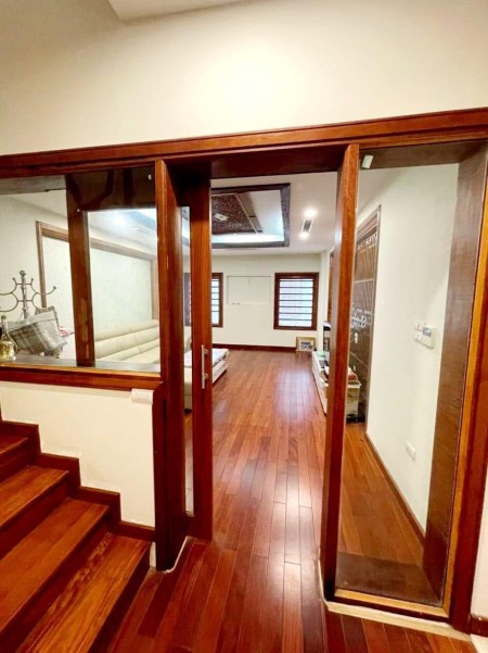 Bán nhà Văn Phú, Hà Đông: 90m2, Thang máy nhập khẩu, vị trí cực đẹp, kinh doanh đỉnh.