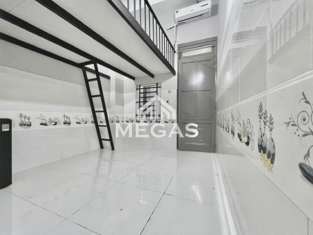 Cho thuê căn hộ Duplex giá rẻ ngay Lê Văn Sỹ