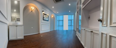 Cho thuê nhà mặt phố Mai Hắc Đế. 60m2 x 8 tầng 1 tum. Nhà sơn sửa đẹp.