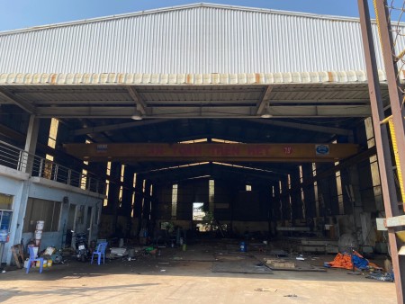 Cho thuê nhà xưởng 1400m2 đường DT743 Dĩ An giá rẻ xưởng đã có cẩu trục