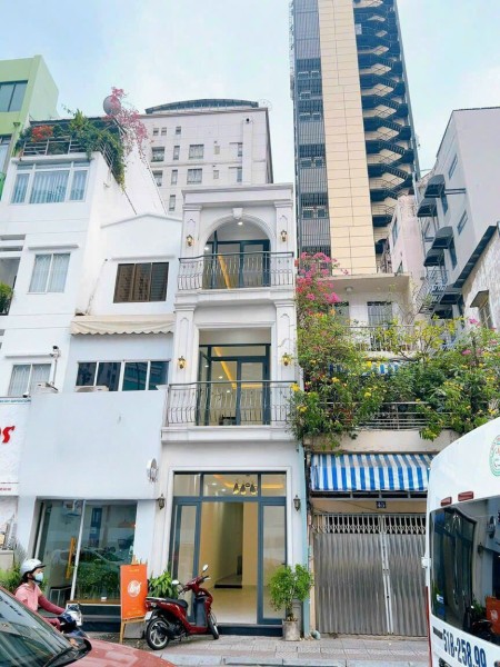 Cho thuê nhà Nguyễn Trung Ngạn thiết kế hiện đại