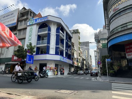 Cho thuê nhà mặt tiền căn góc 2 mặt tiền quận 1