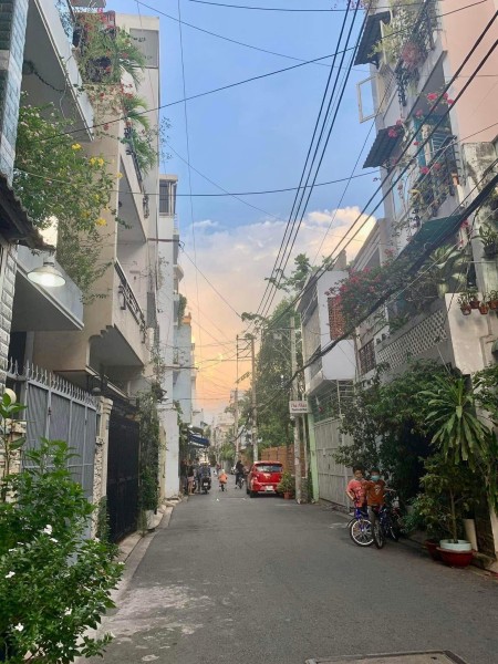 Bán gấp nhà mặt xe HXT thông thương, xe hơi ngủ nhà Huỳnh Văn Bánh, 4 tầng, 4.8*18m, 91m2, 16.8 tỷ