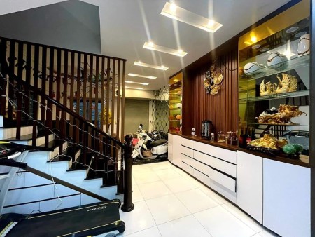 Bán nhà đẹp, lô góc - 3 mặt thoáng vĩnh viễn - Nở hậu - Hàng xóm Vinhomes