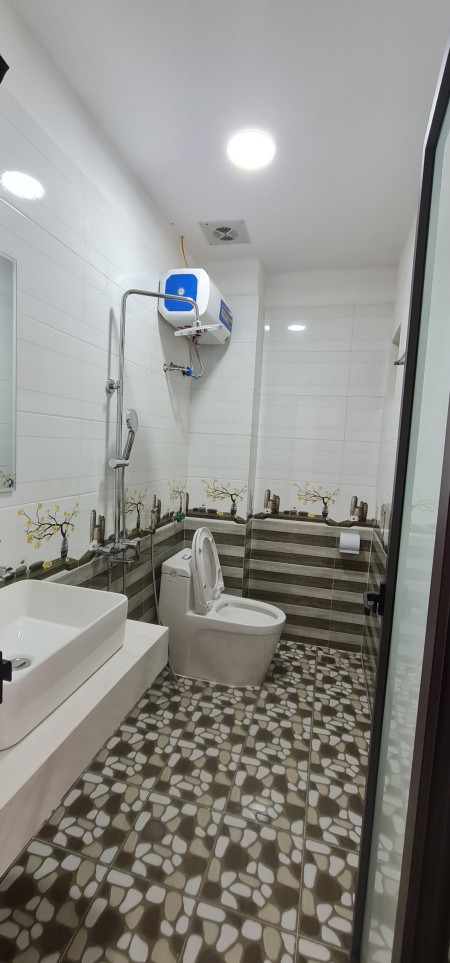 Bán nhà mới xây ngõ 191 Phạm Văn Đồng, gần ngã 4 Xuân Đỉnh, 3,5km ra Hồ Tây