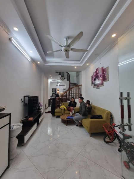 Bán nhà Đại Mỗ - ngõ thông thoáng - nhà mới 5 tầng kiên cố 36m2. sổ đỏ đẹp mê mẩn - 3.x t