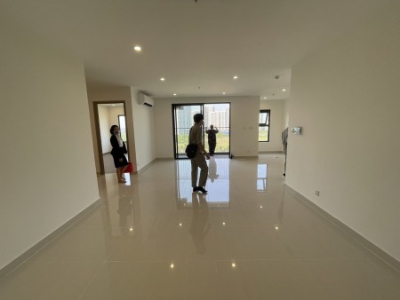 Bán căn hộ 3PN+ 108m2 giá chỉ 4.350 tỷ bao hết phí tại Vinhomes Grand Park quận 9. Giá có 1 không 2