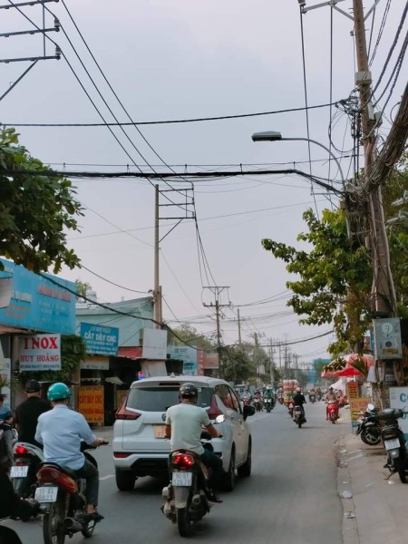 Bán nhà mặt tiền, đang cho thuê làm văn phòng may mặc 79M2, 2 lầu, giá 3.6 tỷ