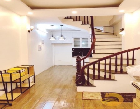 Bán nhà phố Đê La Thành nhỏ - diện tích 50m2 - 3 tầng - giá 6 tỷ