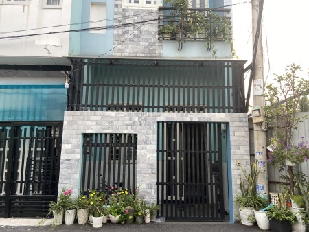 Bán nhà riêng Hiệp Bình Chánh. 44m2 Hẻm 5m ngay Hiệp Bình. Giá chỉ 4 Tỷ nhỉnh