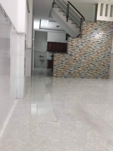 Bán nhà mặt tiền đẹp hẻm xe hơi, khu vực kinh doanh sầm uất thuận lơi an ninh dân trí tốt .