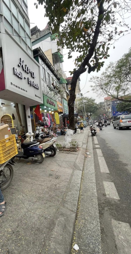 Chính chủ bán gấp nhà Mặt phố Đội Cấn 11 tỷ, 40mx4 tầng, dễ kinh doanh