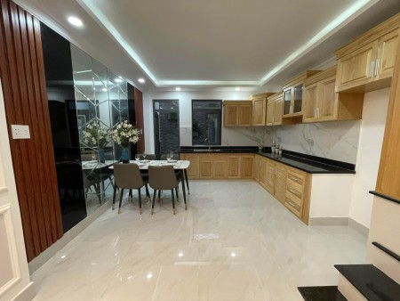 Bán căn nhà nhanh ngay phố Cổ Linh - 55m2 - Đường Ô Tô 7 Chỗ Vào Thoải Mái - Chỉ nhỉnh 5 tỷ