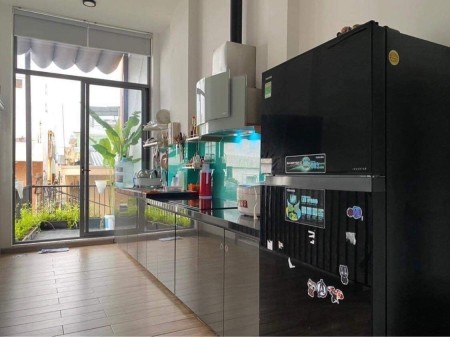 Bán nhà riêng nhà 3 tầng Đống Đa, đường vi vu xe hơi 7 chỗ đổ cửa.