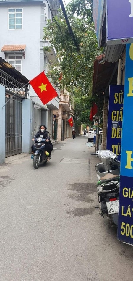 Bán nhà ô tô 7 chỗ qua nhà - Ngõ thông - Giữ tiền - Nhà đẹp ở ngay - 2 thoáng