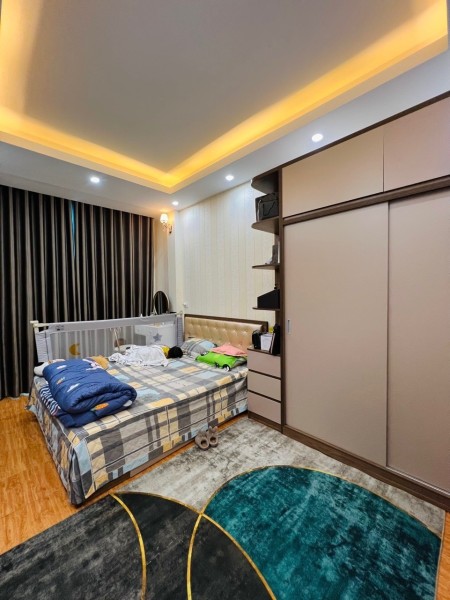 Bán nhà Tân Mai lô góc ô tô đỗ cửa kinh doanh ở đều được giá chào 3,5 Tỷ