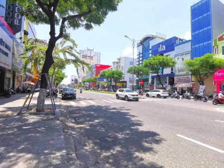 Chính chủ cần bán nhanh căn nhà lô góc Nguyễn Văn Linh rẻ nhất thị trường.