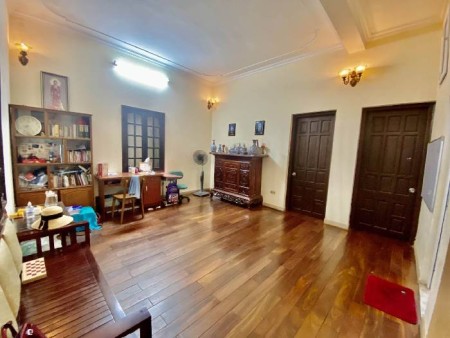Bán biệt thự đơn lập - Mặt ngõ - Kinh doanh - Ô tô vào giá 10,5 tỷ