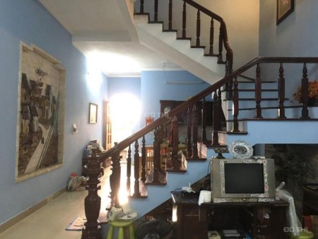 Cho thuê nhà 3 tầng, hướng ĐN, cơ bản đủ nội thất, khu TT Địa chất Mai Lâm, Đông Anh, gần QL3