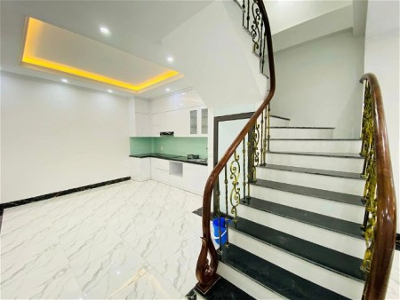 Chính chủ nhờ bán: nhà đẹp xây 5 tầng - Hoàng Mai - diện tích 50m2 - lh: 0868047285