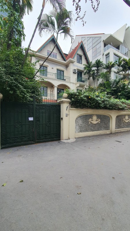 Bán biệt thự phố Thái Hà, Đống Đa. Dt 250m, 4T, MT 7,5m, 55 Tỷ. Cực Hiếm, Để ở đẳng cấp, Làm Vp đỉnh