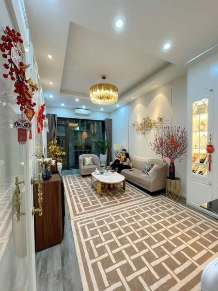Nhà đẹp kinh doanh, ô tô đỗ cửa Quận Đống Đa 52m2, 5 tầng, mt 3.9m, giá 13.5 tỷ.