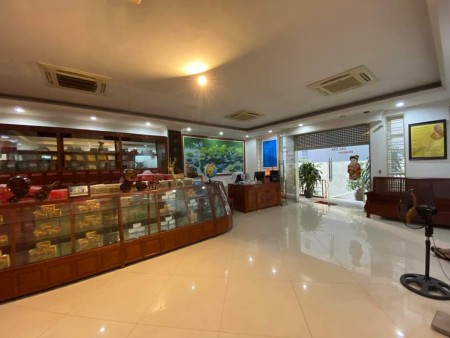 Hàng hiếm! Bán nhà Phố Lạc Long Quân, Tây Hồ, 150m2,, 8 tầng thang máy, MT 8m, view hồ , giá 55 tỷ.