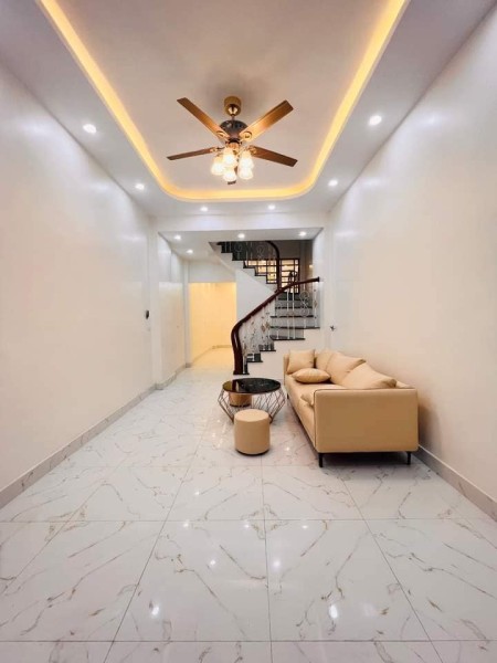 Bán nhà gần đường ô tô Minh Khai, Hai Bà Trưng 38m, 4 tầng, mặt tiền 3.4m, giá 5.35 tỷ.
