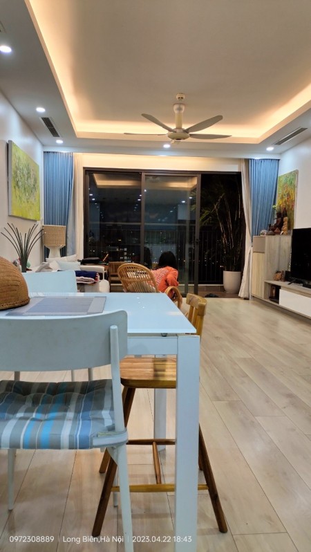 Bán căn ngoại giao ban công đn ct15 Green Park Việt Hưng Long Biên 120, 5m2 3pn.2wc.4,8x tỷ