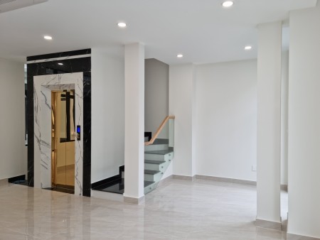 Thuê nhà phố hoàn thiện Vinhomes Quận 9 chỉ 27 triệu