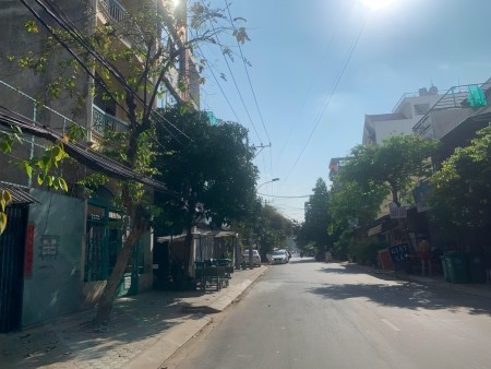 Bán nhà riêng 4 lầu, 65m2 đường số 28, P Tân Quy quận 7, nội thất cao cấp, hẻm xe hơi, tặng nội thất