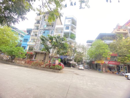Bán nhà mặt phố - KD đỉnh - Liền kề ô tô tránh - Vỉa hè - Giá bình dân