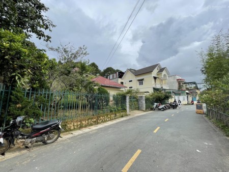 Bán lô đất siêu rẻ ngay trung tâm thành phố