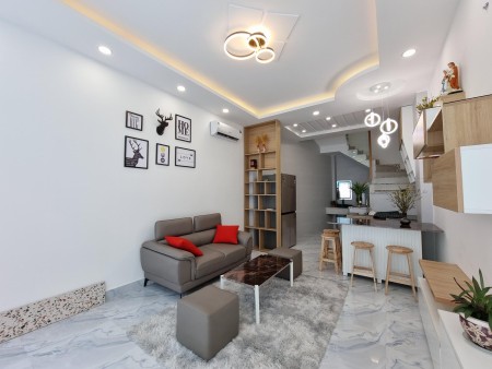 Bán nhà ngộp 4L 94m2 đường Huỳnh Văn Bánh HXT 6m. Giảm sâu 2 tỷ