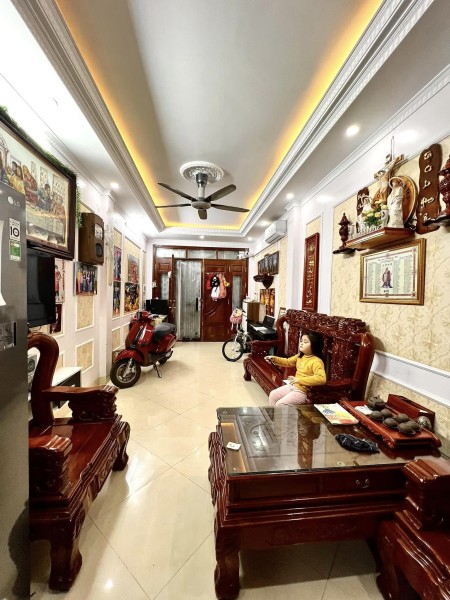 Bán nhà lô góc phố vip Lê Thanh Nghị, trung tâm Hai Bà Trưng full nội thất, nhỉnh 6 tỷ 40m2.