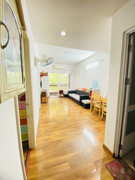 Bán căn hộ EH3 , 64m2, 2PN,2WC Có banlcon . view hồ bơi , công viên lớn , mát cả ngày