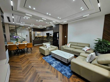 Bán nhà phố Nguyễn Văn Cừ gấp, xây nhiều tâm huyết gần 100m, 6 tầng, giá hơn 10 tỷ