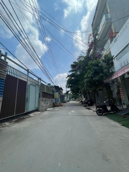 Bán gấp nhà 4 tầng đường 10m Nguyễn Duy Trinh, Phú Hữu, Quận 9, DT 83m2 nhỉnh 6tỷ.